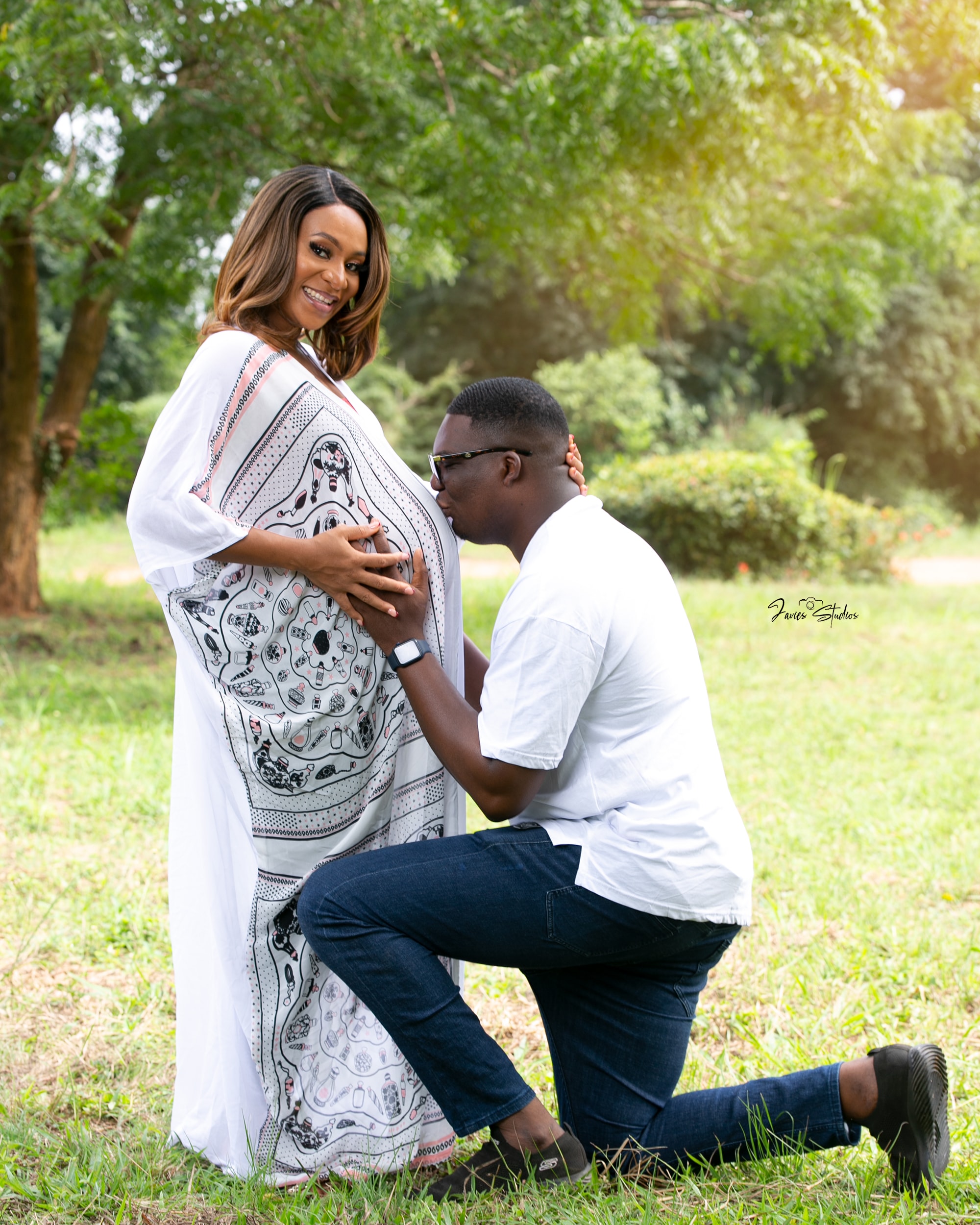 maternity photography by Javies Photography Studio