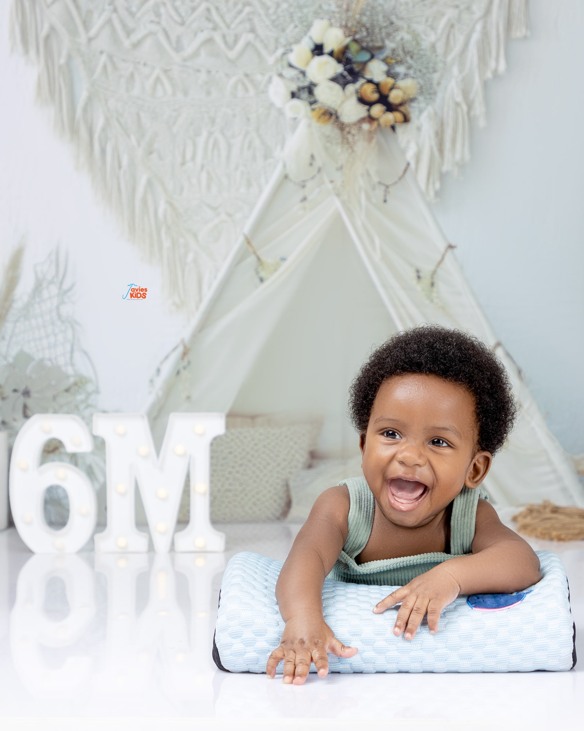 newborn photography by Javies Photography Studio