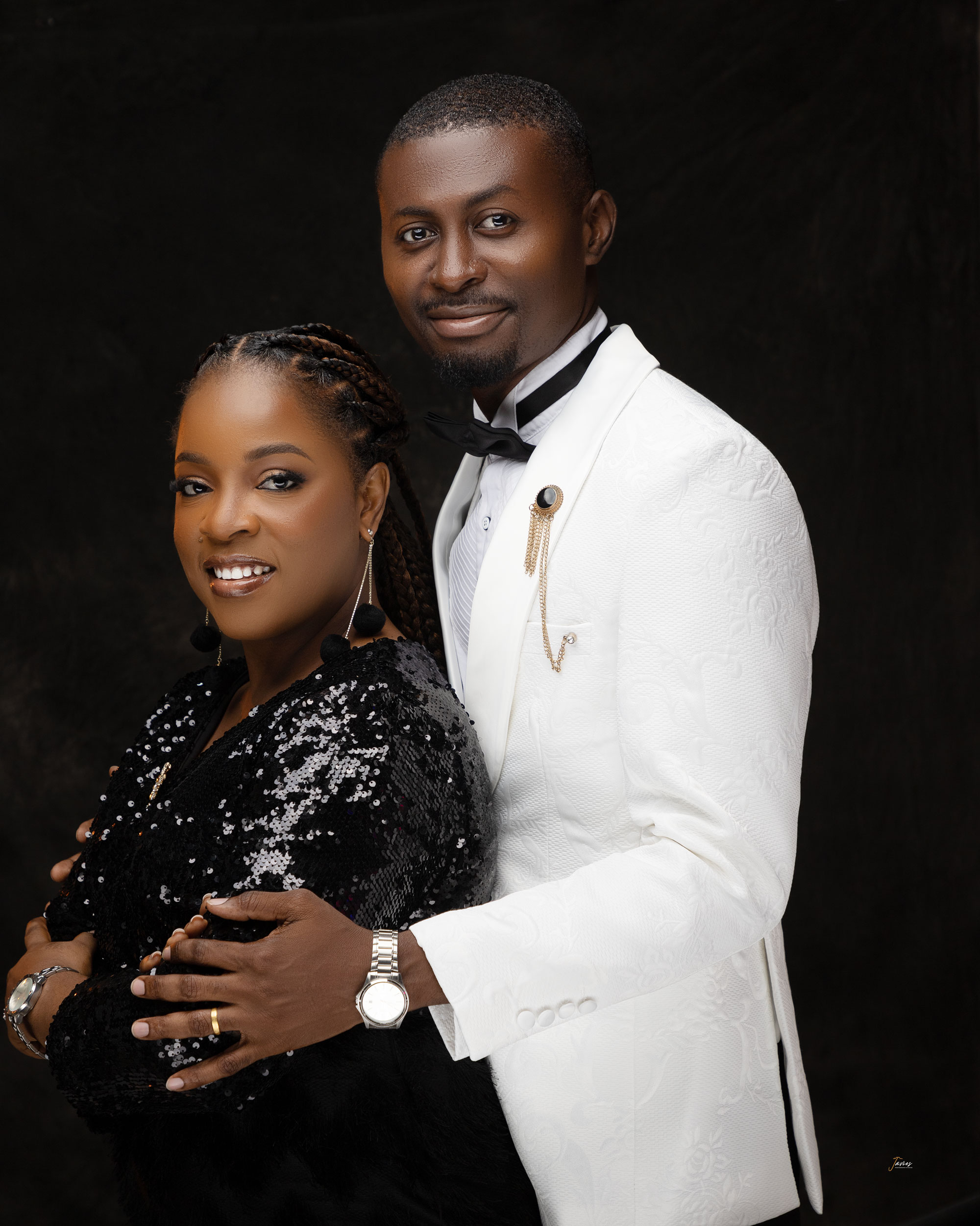 Couple portrait by Javies Photography Studio